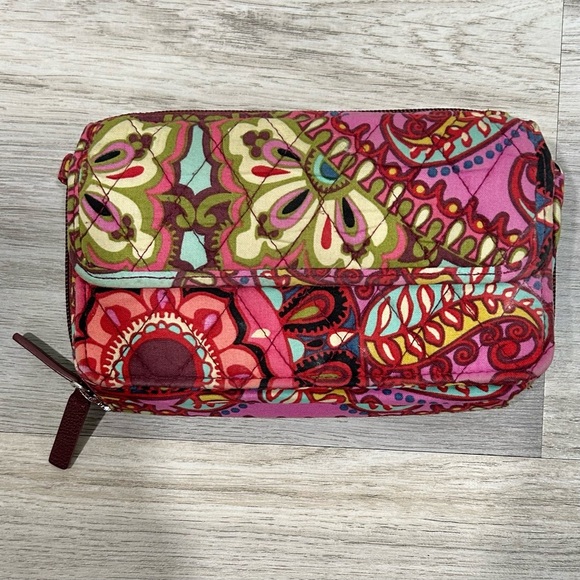 Vera Bradley Resort Medallion Pink Paisley Wallet Small Clutch Multi Compartment - Picture 1 of 8